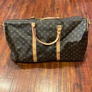 FAUX Louis Vuitton duffel bag